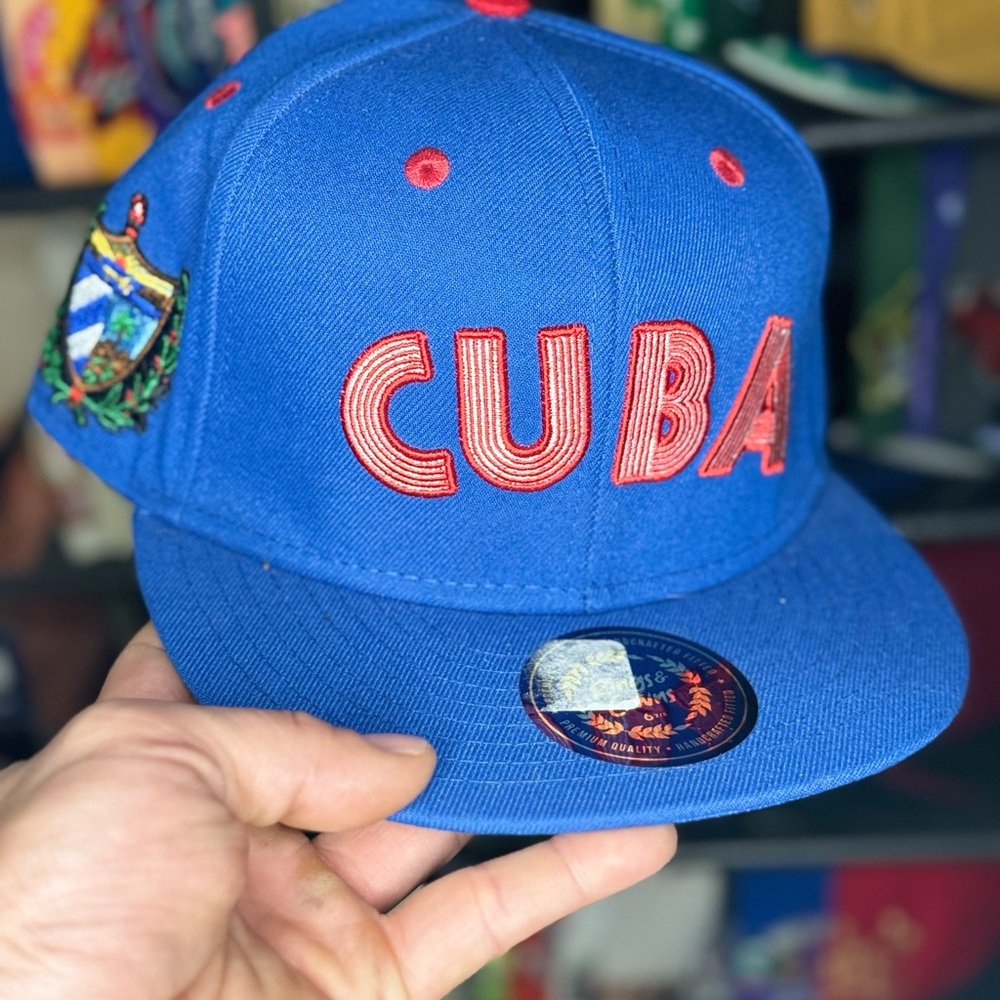 Cuba country pride logo fitted